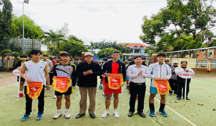 Giai bong chuyen U20 mo rong 1